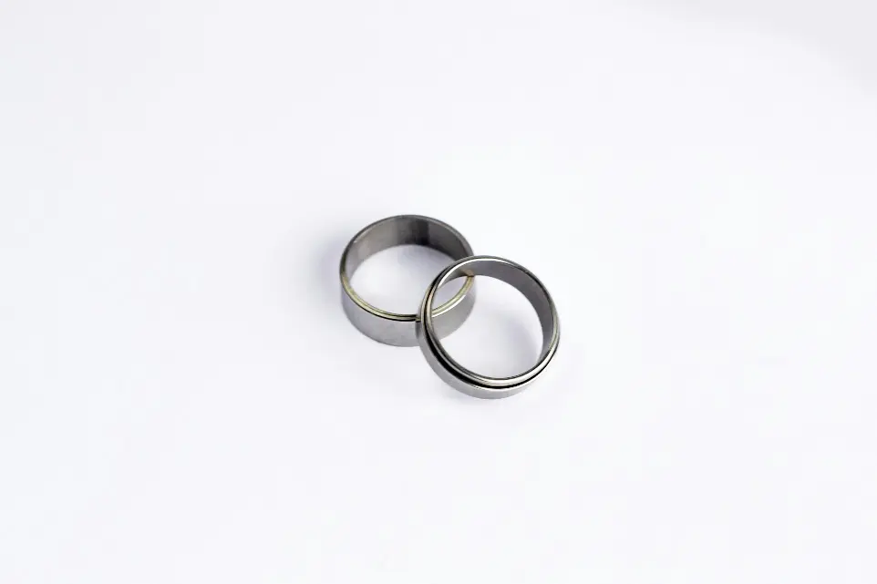 two silver ring band